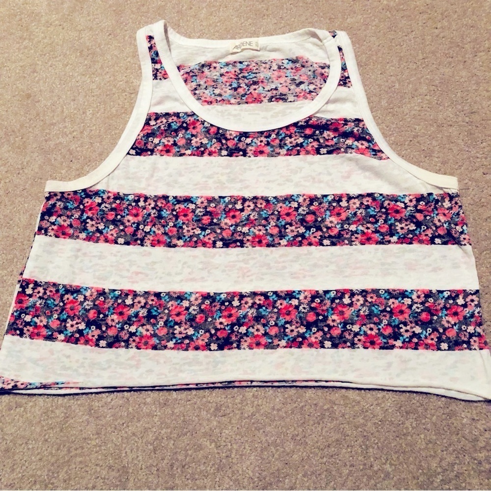 👀4/$25 Ardene XL Lightweight Floral burn out Crop Top